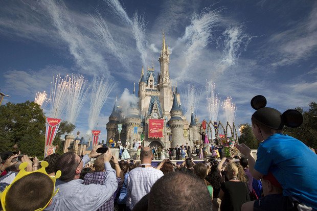 InternationalPI's tweet image. IT workers dispute Disney rehiring claims - bit.ly/1S1UozD