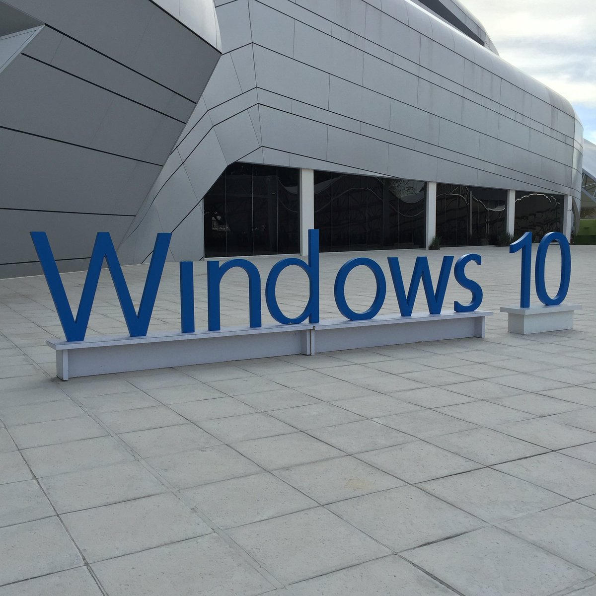 Voragolive's tweet photo. Ya estamos listos para el #DeviceDay @Microsoft en @palccogdl 👍🏼 https://t.co/kWc3BZnj6N