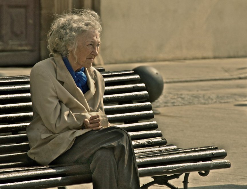 agewisescience's tweet image. The Age of Loneliness. @Pennyblack2 writing wp.me/p6Q4mT-6P