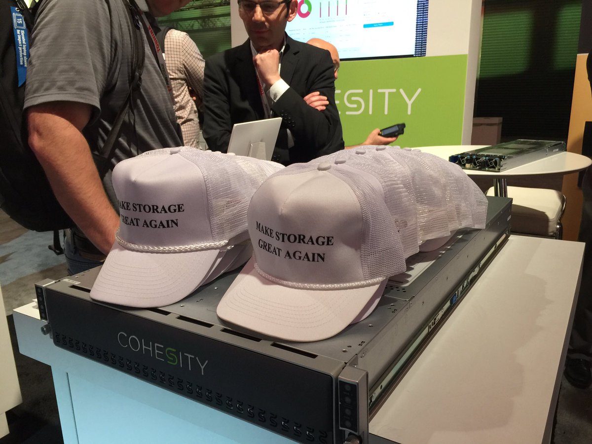 TheSchwarzBwthU's tweet photo. @mikekimster is a marketing genius, great to see him at #PureAccelerate #makestoragegreatagain https://t.co/kTLoex4CXL