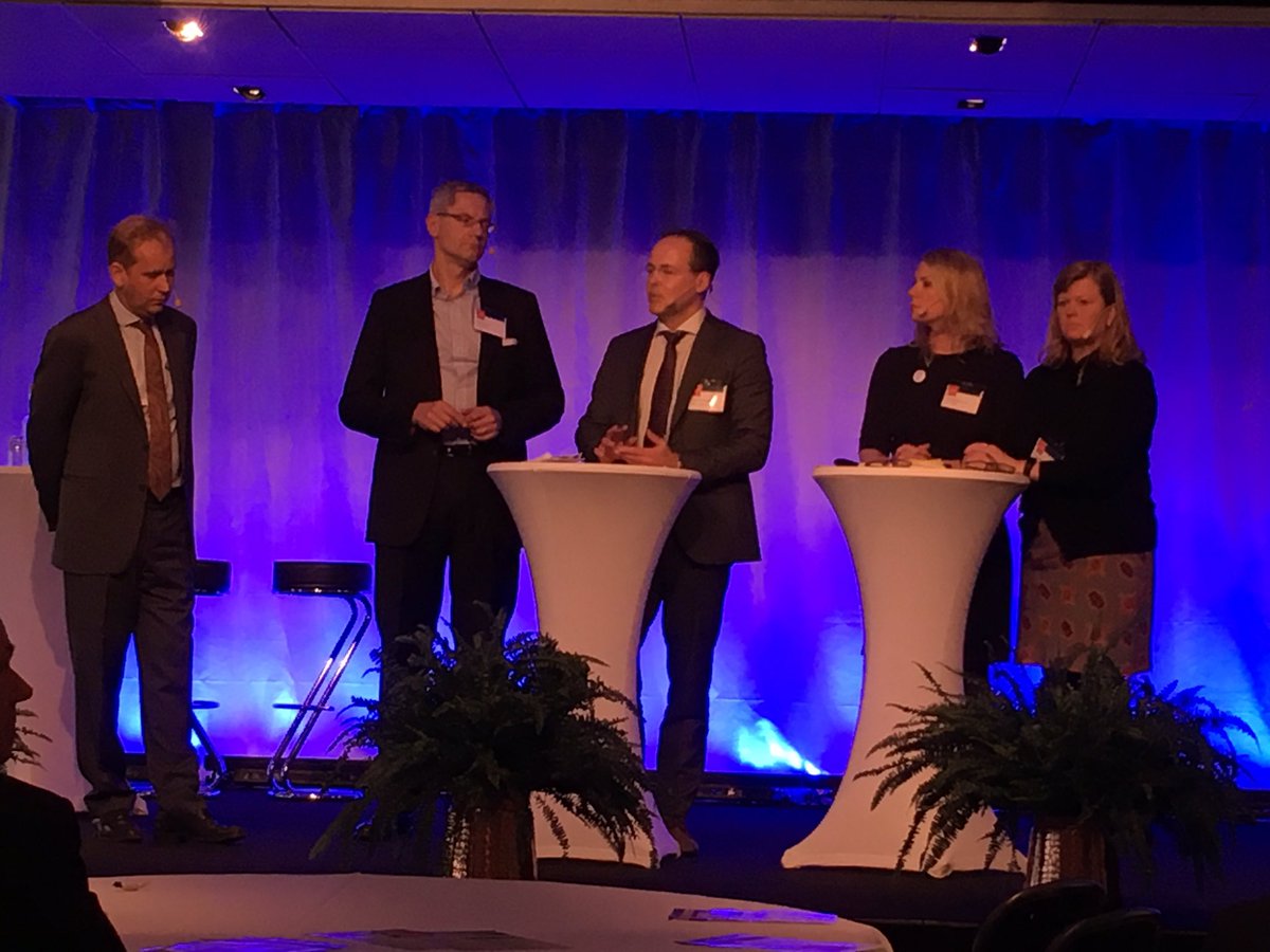 Ms_Energy's tweet photo. Inte en enda Anders i paneldebatten, men väl två st Charlotte. @lotta_berg @GDvinnova #PCSummit16 @kraftkvinnorna https://t.co/oEq11CUBbZ
