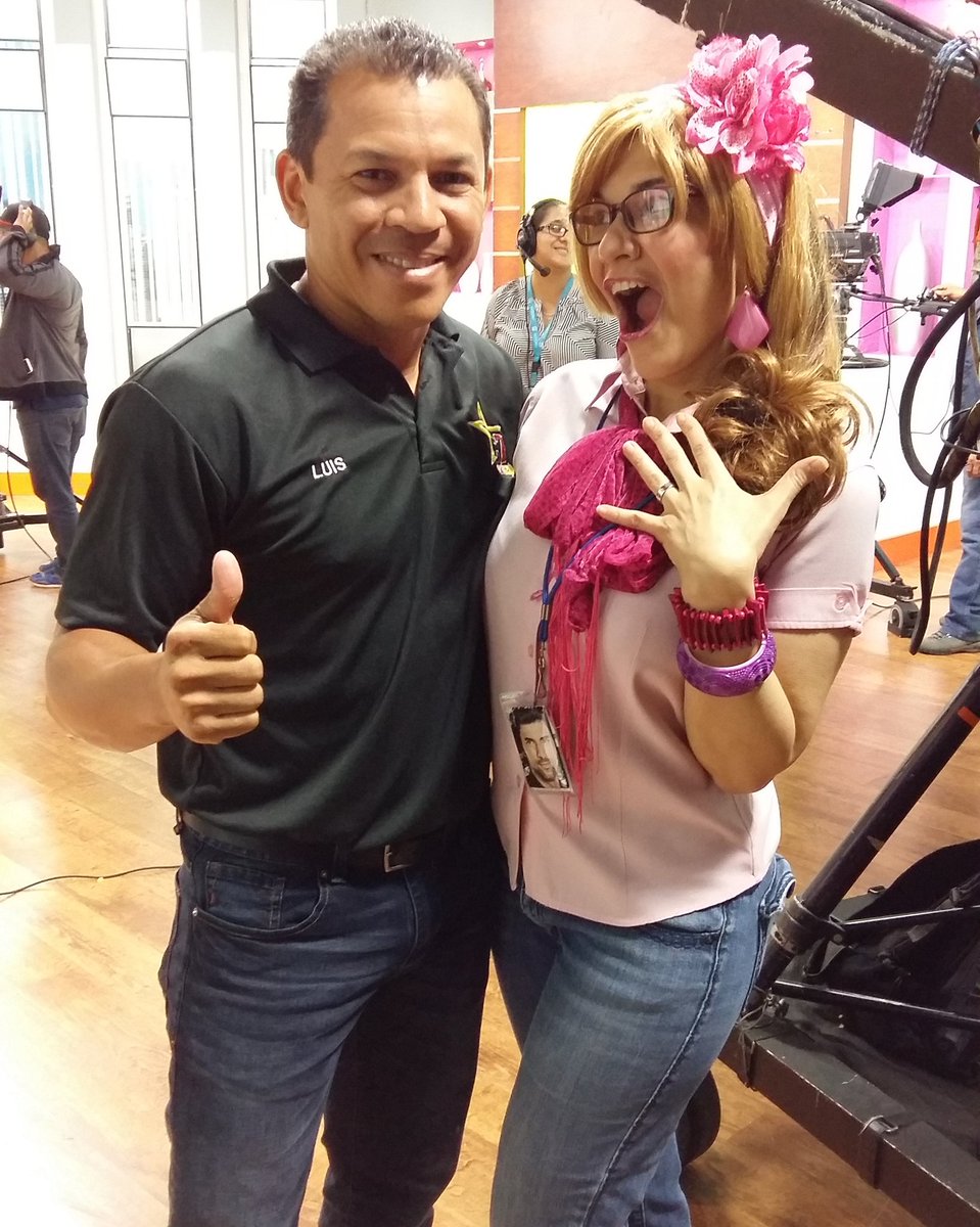 TuManana13's tweet photo. Será que @generosabatista es #TeamCasis en @vipc7pa??? Escoge a tu favorito hoy desde las 8:30p.m por @telemetro😎 https://t.co/dXZUS58jPH