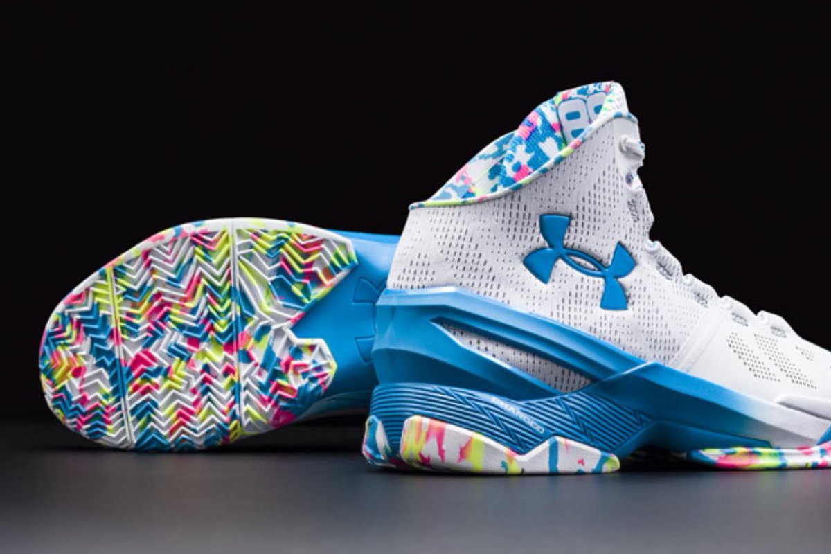 Curry two "surprise party" shoes, which steph wore for his Curry two "surprise party" shoes, which steph wore for his