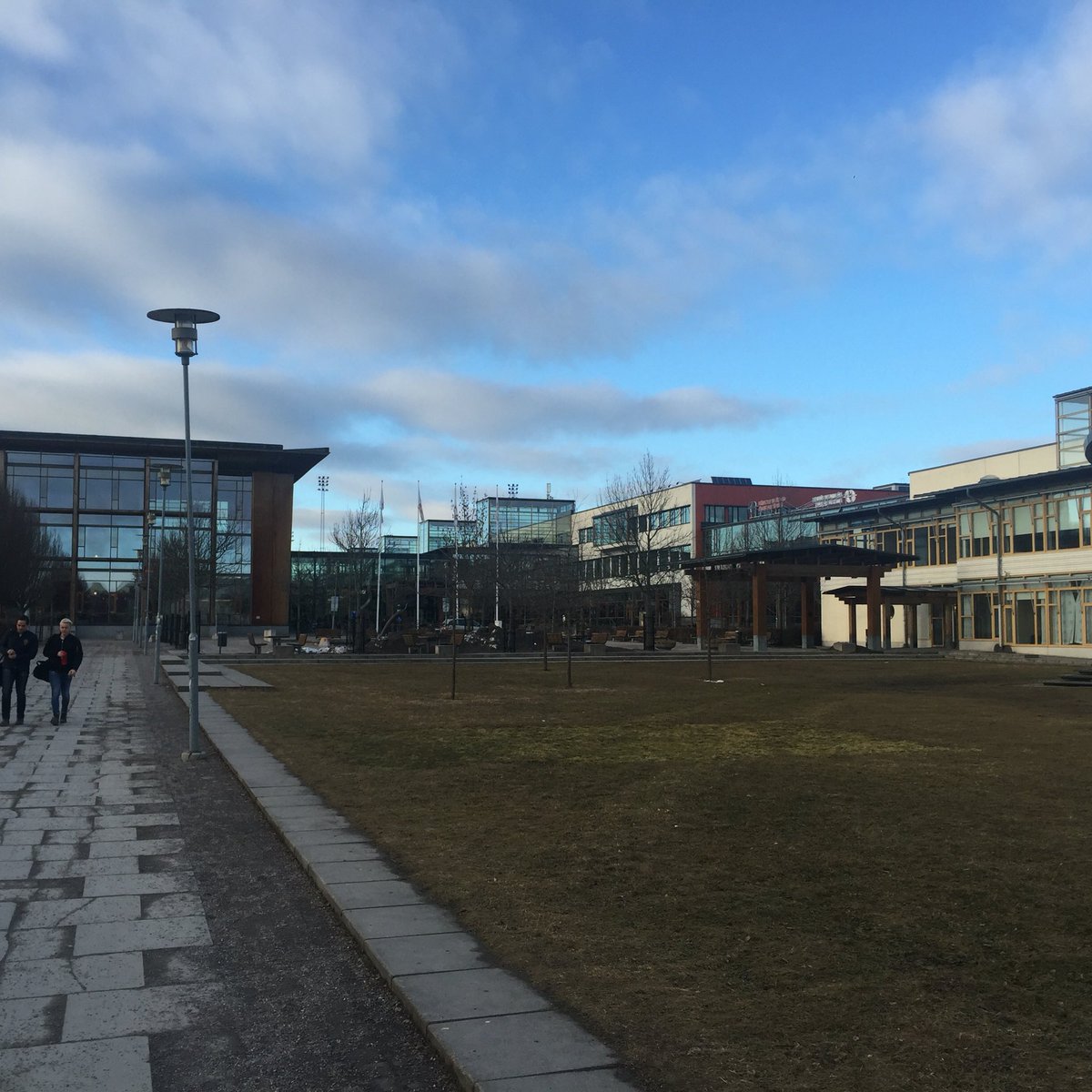 Alvfors's tweet photo. Har varit på trevligt besök hos @MDStudentkar och pratat engagemang, utbildningsutveckling, rekrytering mm. #sfsutb https://t.co/a7Za4eo6lR