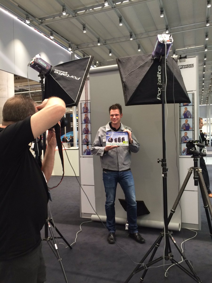 #lb16 #phoenixcontact nicht vergessen: fotografieren lassen für kostenlosen, personifizierten Ü-Schutz-Flyer!