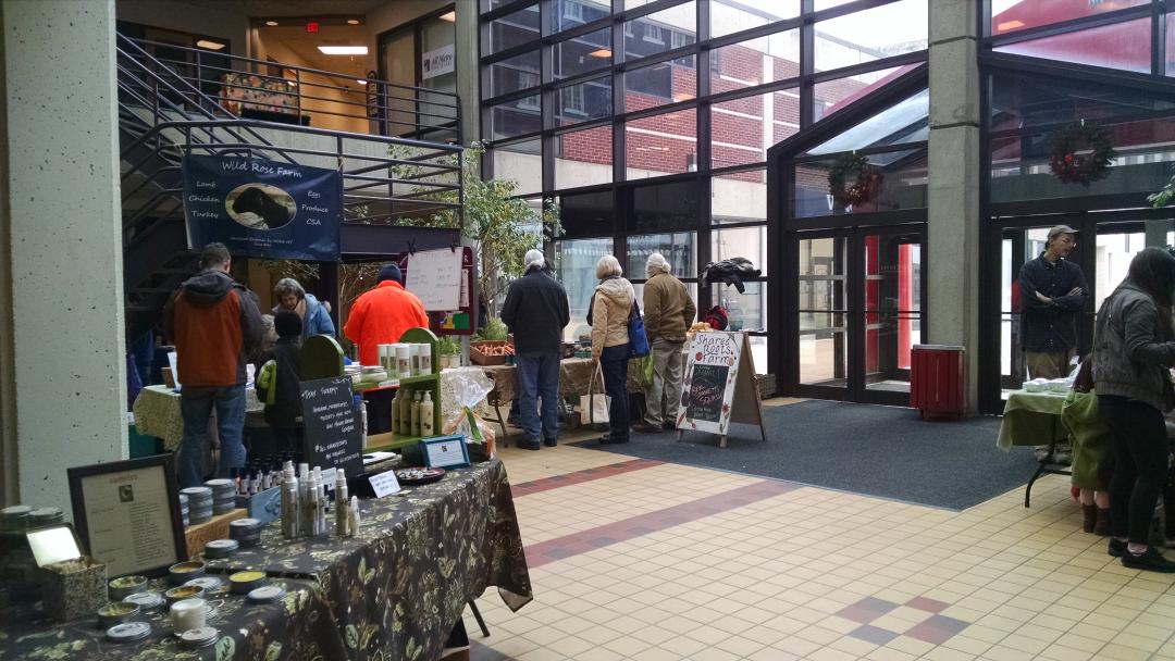 OtsiningoFarmMk's tweet photo. Indoor #farmersmarket Sat 03/19 Metrocenter #Binghamton 9-12n #EBT welcome, customers park free. #local #farm bounty https://t.co/m440UmykCW