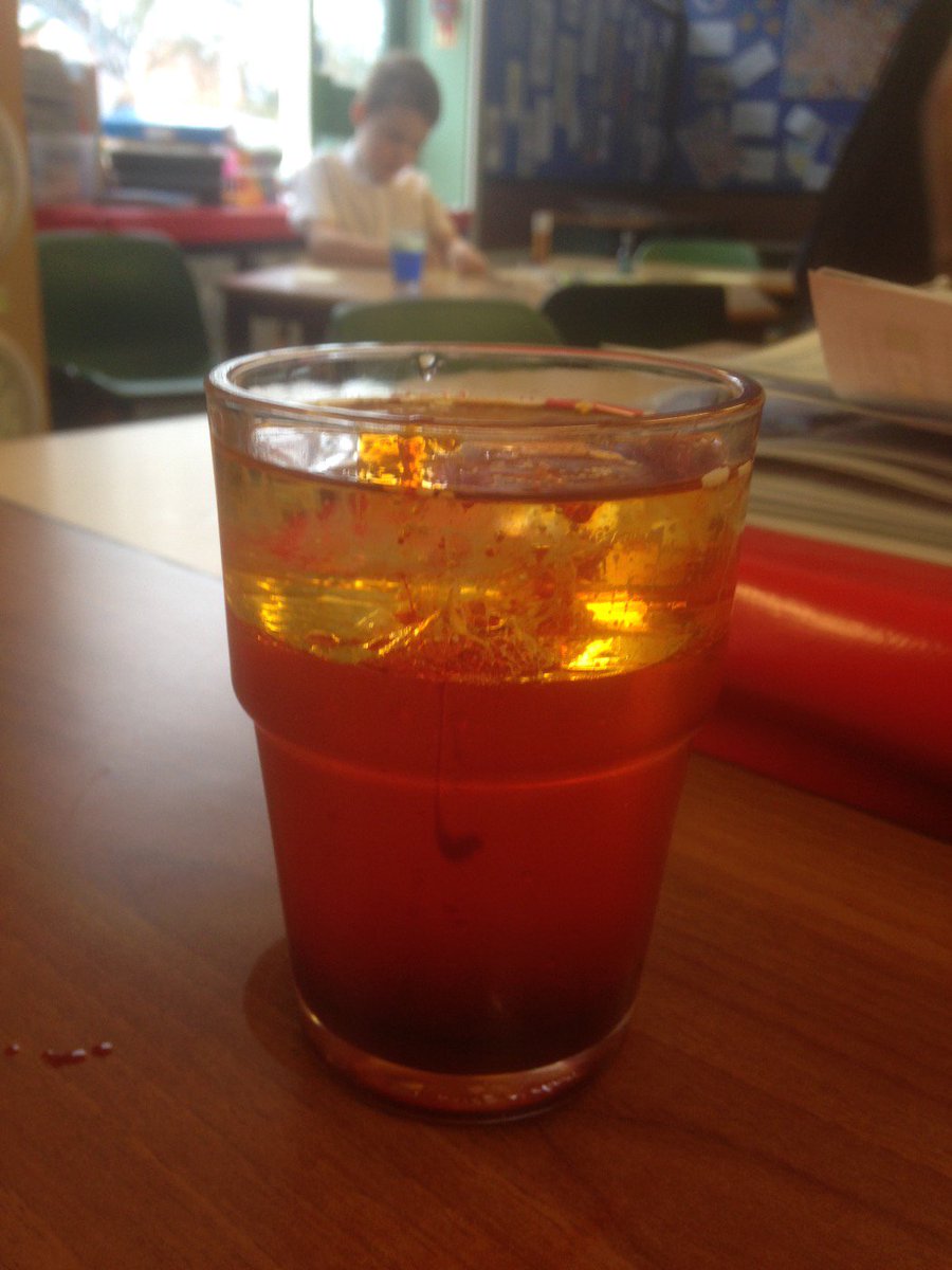 Stmattsprimary's tweet photo. 3/4TM have been making their own lava lamps using the power of effervescence. #scienceweek #solidtogas https://t.co/ZXMVOgvVvu