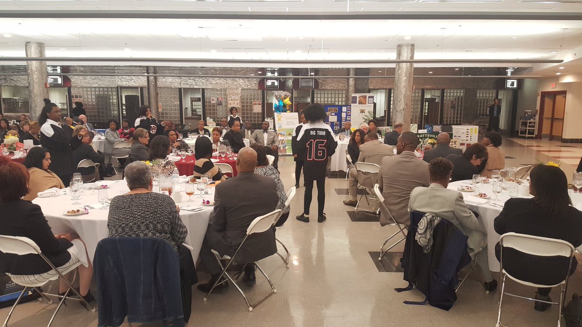fossett_e's tweet photo. Had a "Great By Choice" kick off for our Middles States visit last evening!  Thanks to all who came out to support! https://t.co/3aNQm9sZFk