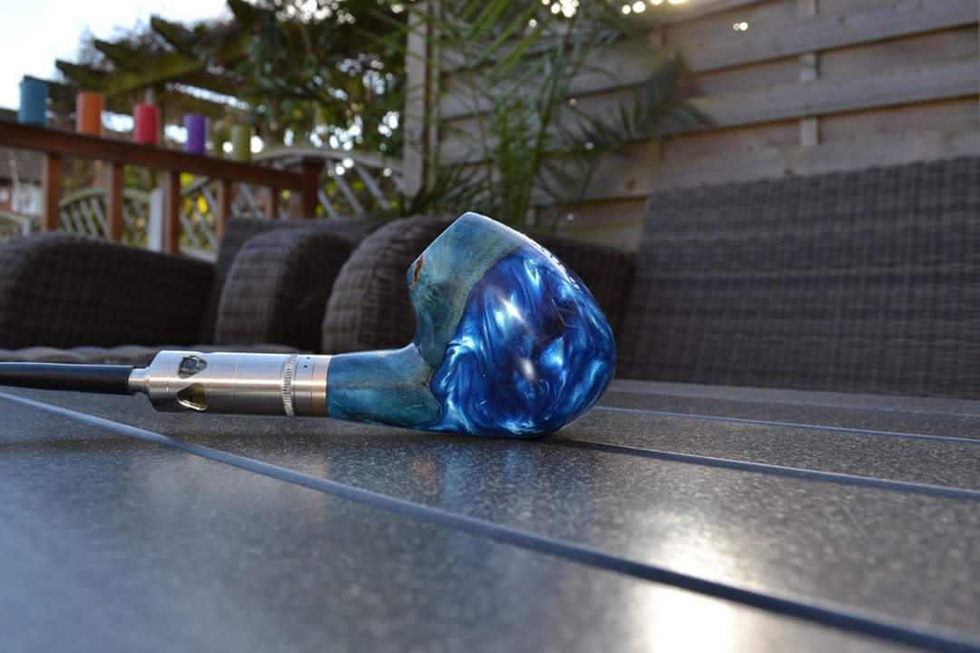 WHU_2012's tweet photo. @VapeFindr Any excuse to show people my pipeππ https://t.co/cSpOdhDRNJ