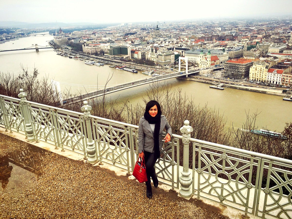 biiinggg's tweet photo. Traveling alone is awesome! Gender should never be an issue #viajosola https://t.co/UAH0aOTz7w