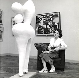 la_Biennale's tweet image. 16.3.1910 Nasceva oggi a Roma Palma Bucarelli, ovvero "il lavoro come missione" alla #BiennaleArte nel 1948