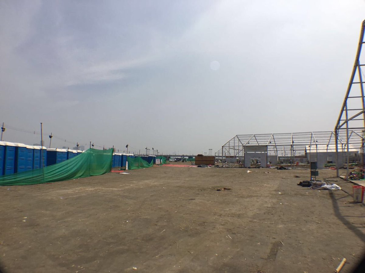 Gurudev's tweet photo. I visited the #WCF venue &amp; was surprised at how quickly it was cleaned. Dismantling the stage will take 3 weeks. https://t.co/IkkmWEzI5A