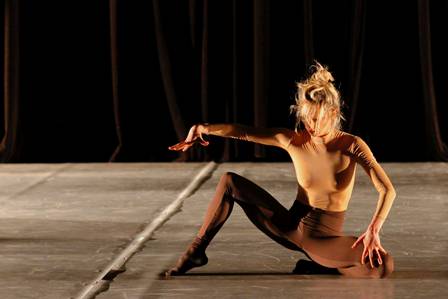 IsraelinBelgium's tweet photo. Congrats to #Israeli dancer Roni Chadash, winner of 2 prizes @ Brussels Contemporary #Dance Competition @Bozar https://t.co/tbqJ9akuhI