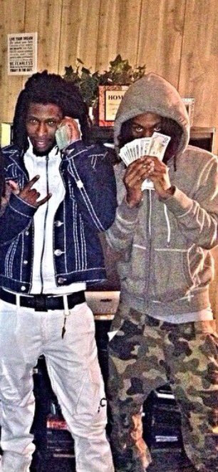 Bigga_Vale's tweet photo. Happy bornday big bra ‼️💂🏽🎩 #FreeBaad https://t.co/I1d4cuhqEh