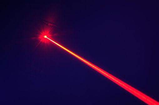 FortuneTech's tweet photo. Chinese movie theaters are using laser pointers to shame audience members on cell phones https://t.co/4cMotFln9K https://t.co/mEn6Re8mmp