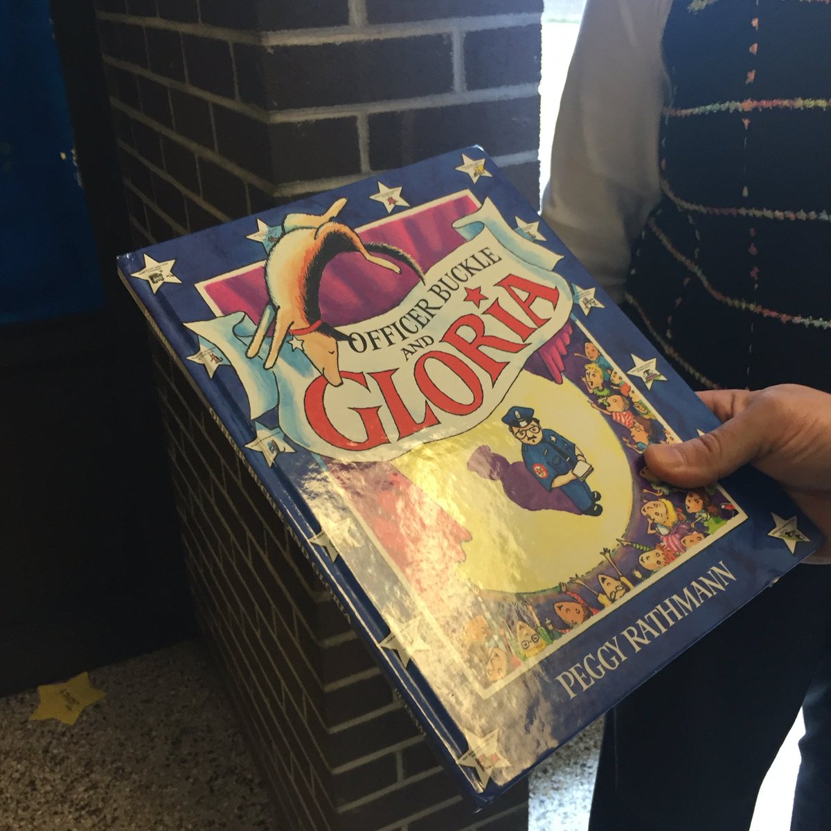 swl43062's tweet image. Right to Read week at Kirkersville Elem. Superheroes and Guest readers.