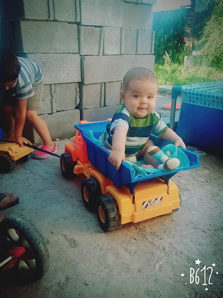 22Nerii's tweet photo. #Cachetes #Hermoso https://t.co/zoJx5G3YXS