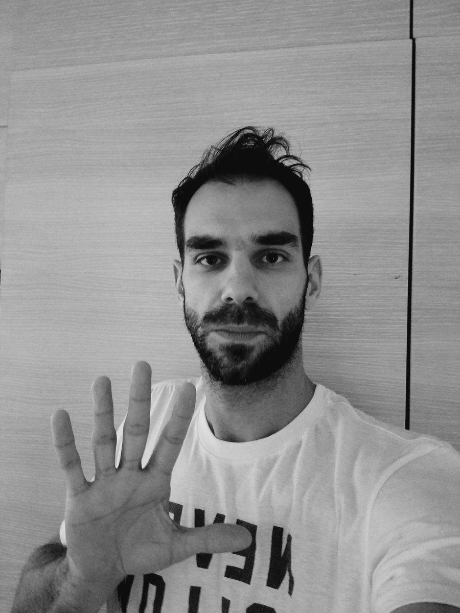 En 5 años han nacido 2 d mis hijos
En 5 años pasan muchas cosas
En Siria los niñ<a href="/s/">『S』</a> sólo conocen laguerra
#Siria5años