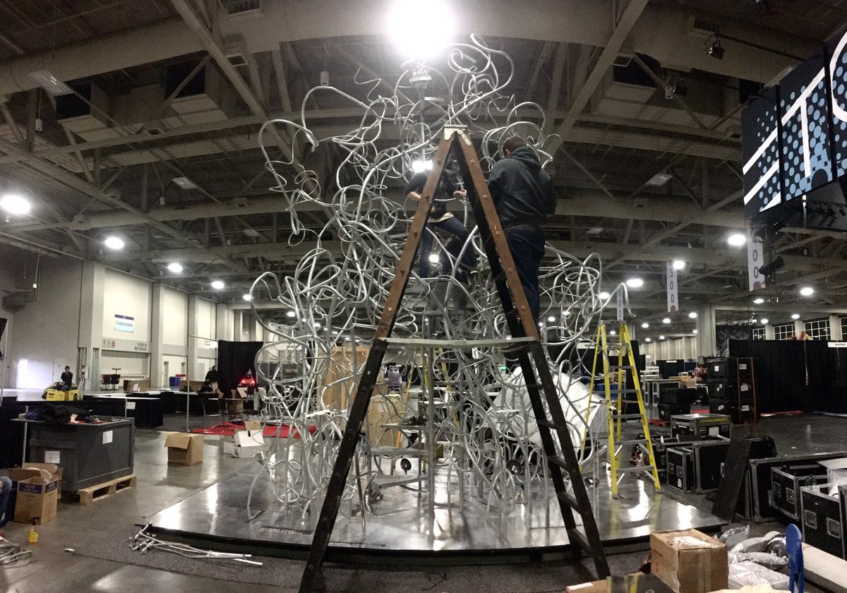 PQ2015USA's tweet photo. Starting to see the vortex come alive. Making art with gooseneck! See you soon at @USITTConference #usitt #USITT2016 https://t.co/Dpa3rRkQqh
