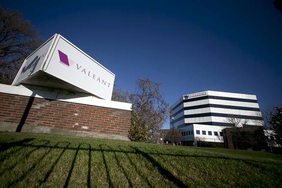 stock_tips_'s tweet photo. Valeant Slashes Guidance, Warns of Possible 'Event of Default' https://t.co/OjGXw3fvLS #WSJ https://t.co/YehDrgaB8b