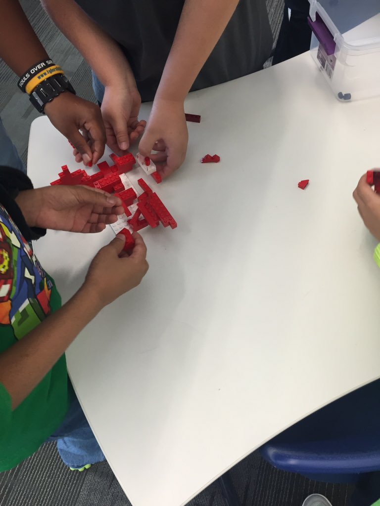 cchavprojspark's tweet photo. Today's Lego Challenge Was A Hit! Girls vs Boys Really Brought Out The Competitiveness! #projectsparkuga https://t.co/rt1rBPP0sO