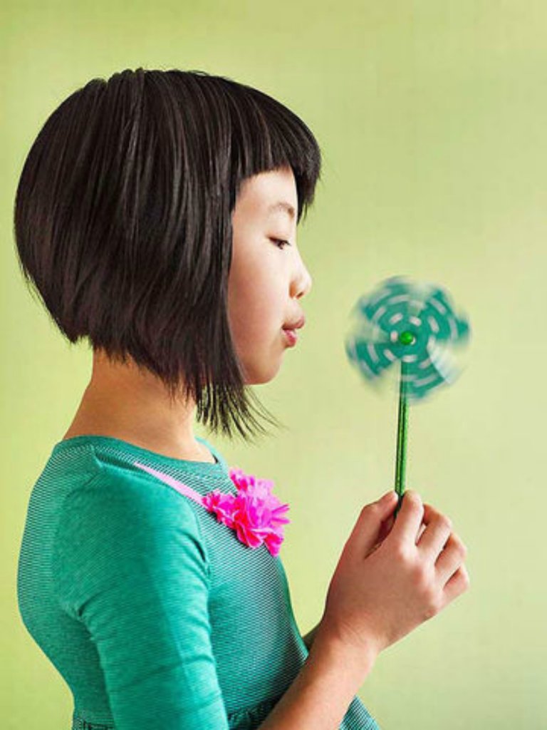 parents's tweet photo. Here's a great St. Patrick's Day craft for kids: DIY this lucky shamrock pinwheel! 🍀 https://t.co/eydP7yZH87 https://t.co/BarnPC3ldP