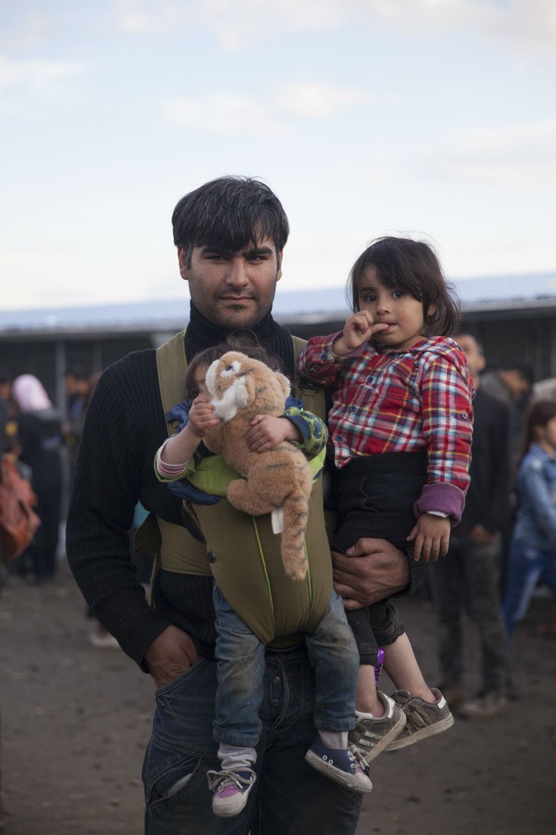 An average of 50 families are uprooted every hour of every day in Syria. Proud to stand #withSyria today & every day https://t.co/PN8z7Vo5nP