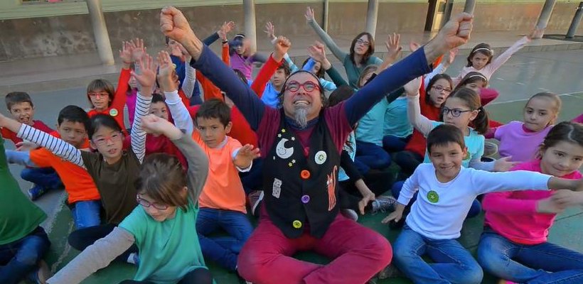 GVAeducacio's tweet photo. Educació presenta el videoclip de la cançó de #PrimaveraEducativa https://t.co/PsJD4rRBPQ https://t.co/oLjlDIggeN https://t.co/DRFYablwVV