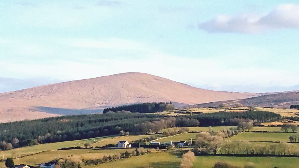 What a gorgeous day in Claudy Co.Derry #TheSperrinMountains  @barrabest @newslineweather @BBCRadioFoyle