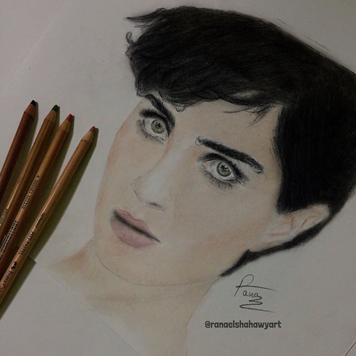 Superb95's tweet photo. Renkli pastel kalemler ile güzel oyuncu @TubaBustun 'un resmini bitirdim 💖🎨

#TubaBüyüküstün https://t.co/Li0oBeFuuH