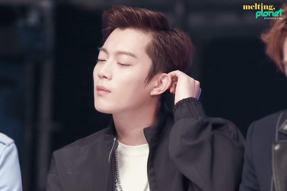 sighspears's tweet photo. แท็กนี้ #ศิลปินเกาหลีที่ไม่ผ่านศัลยกรรม อยากเล่นให้ดูจุน แต่กลัวคนไม่เชื่อ 5555555555555 https://t.co/vzkyH2jptL