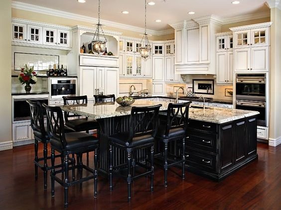 HomeChannelTV's tweet photo. How do you like this kitchen?

via houzz
#kitchens #kitchendesigns #homechanneltv https://t.co/uQgF2t71kZ