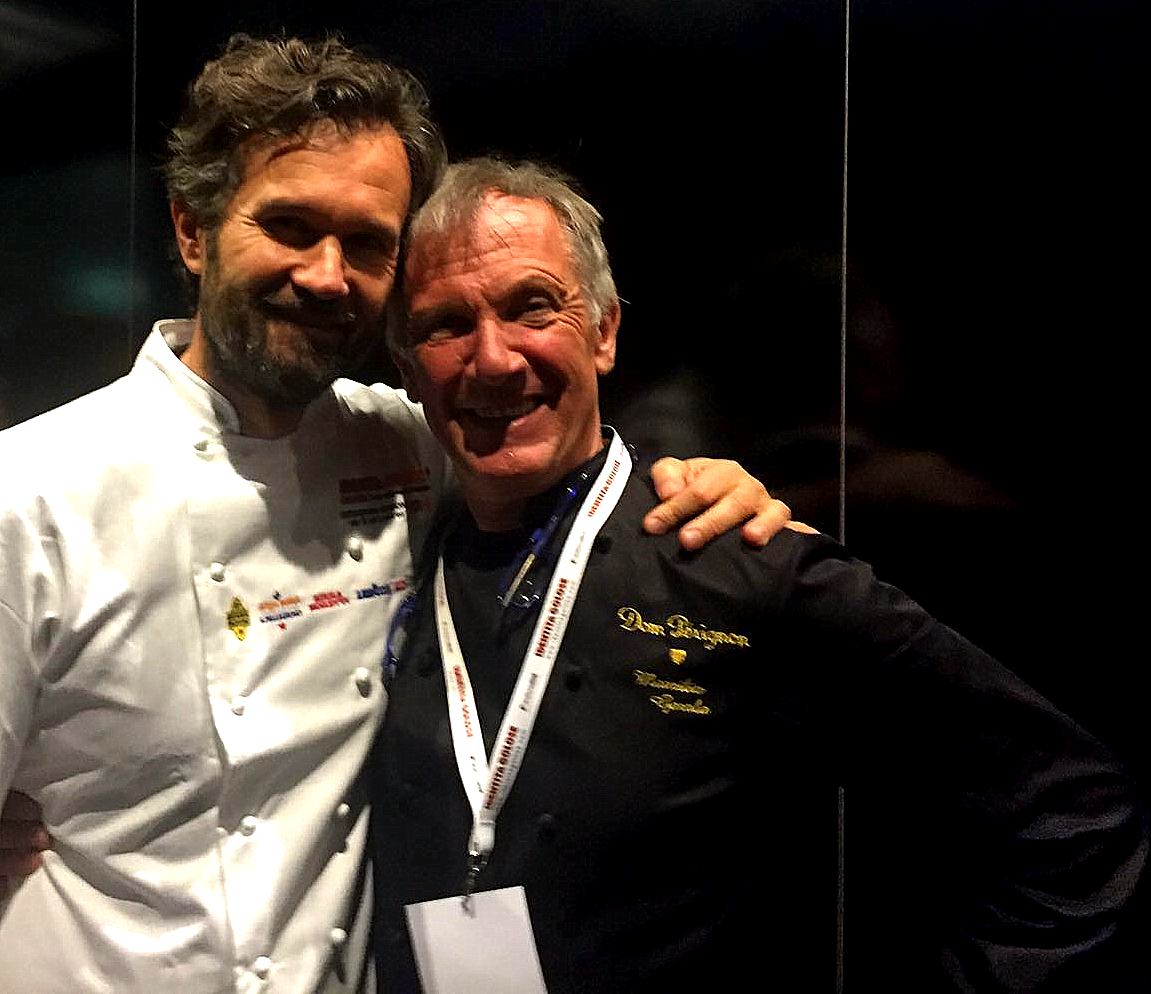 #MaurilioGarola #Ciautornavento indossa la giacca Allure personalizzata Dom Pérignon a #igmi2016 <a href="/craccocarlo/">Carlo Cracco</a>