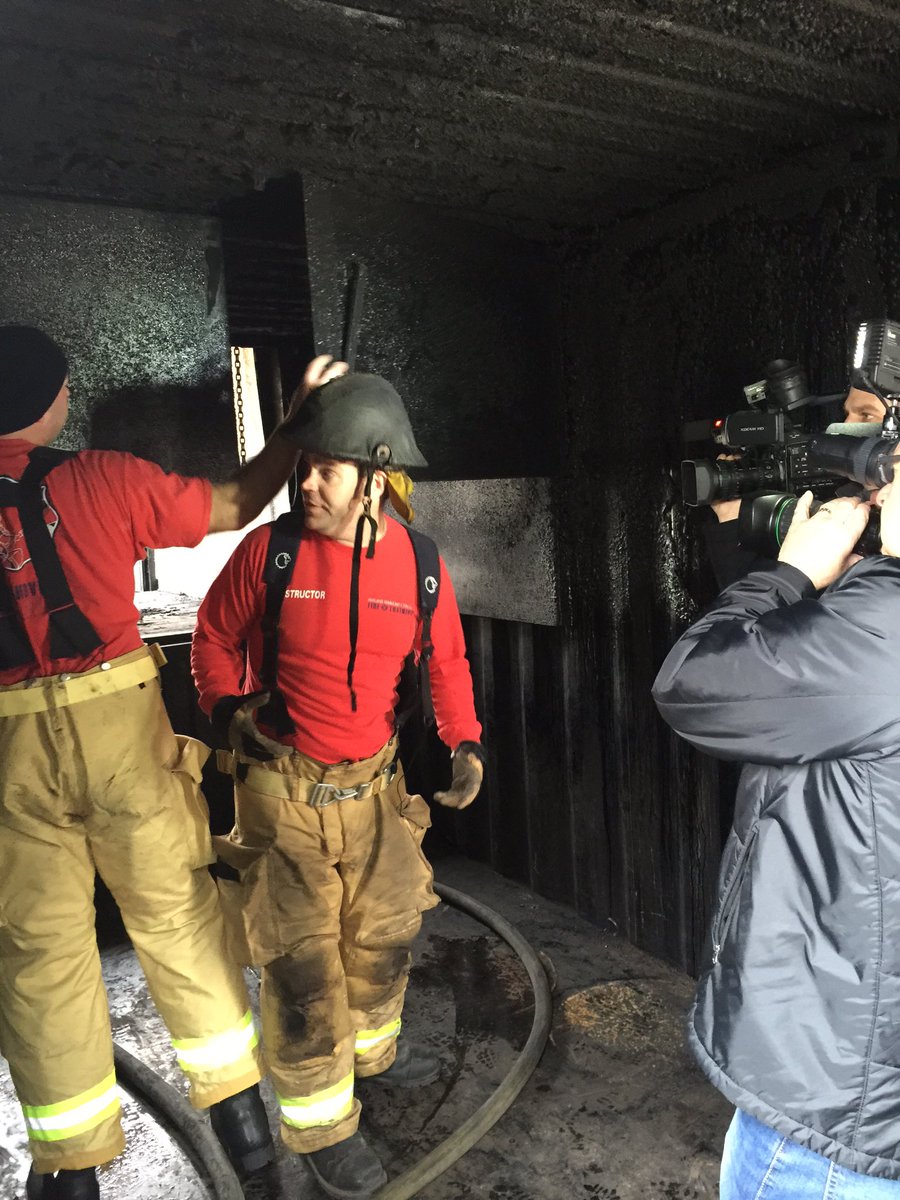GuarinoSarah's tweet photo. #flashovertraining macomb county fire service. @JuanitaQ1 https://t.co/nqdHd6Ly7v
