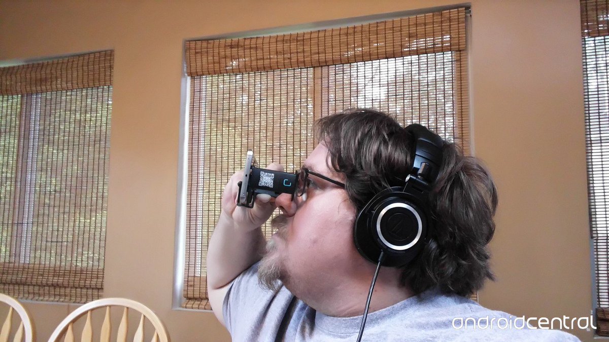 go4dtech's tweet image. Russel tries VR with C1-Glass: androidcentral.com/go4d-c1-glass-… (@russellholly @MobileNations) #VirtualReality