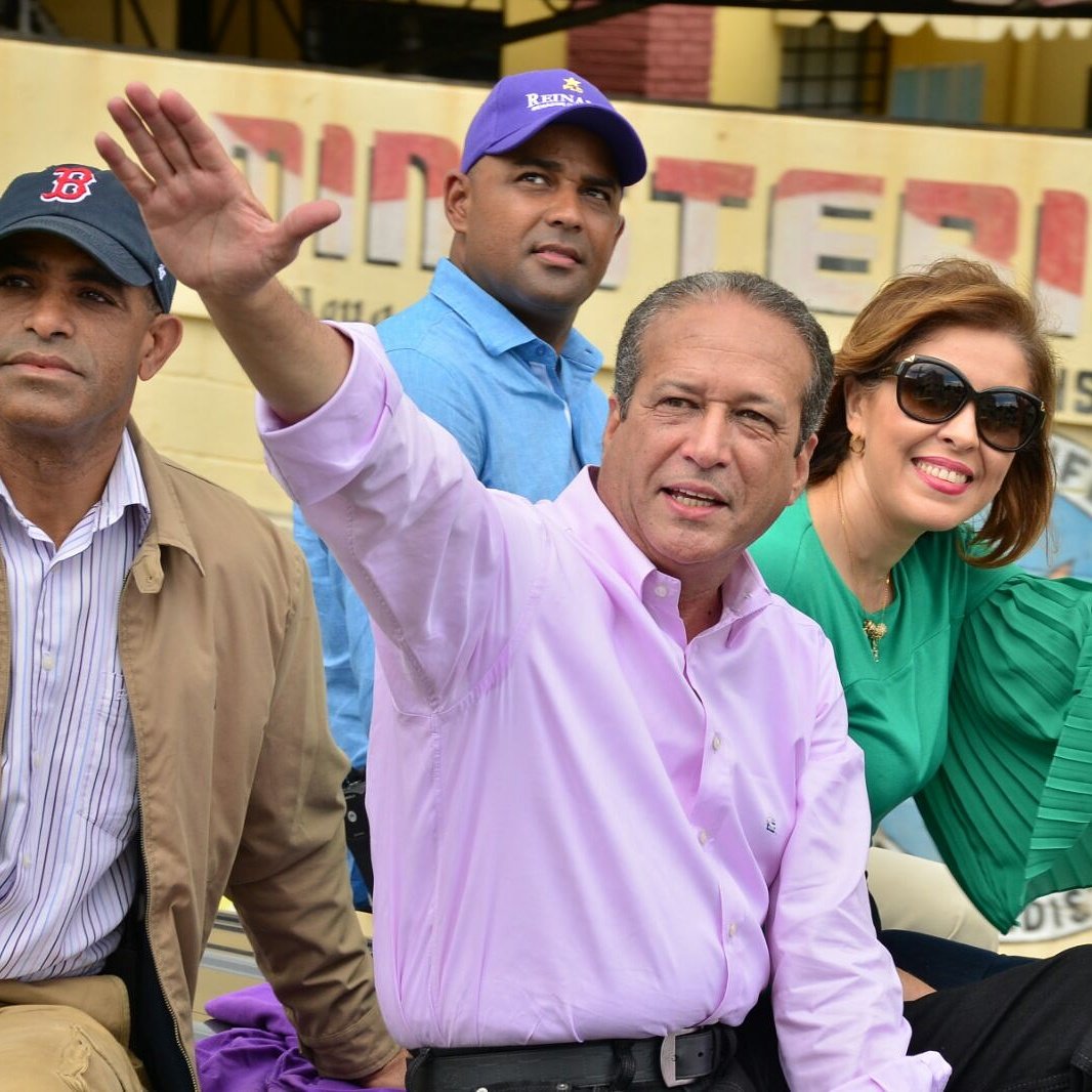 faumontes's tweet photo. Sin duda @ReinaldoPared es un actor esencial en el proceso de institucionalización del país. #LaFeConReinaldo https://t.co/dDmHACxc51