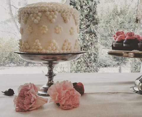 Who says you need multiple tiers to make a statement? #organic #NonGMO #lesssugar #nofoodcolouring