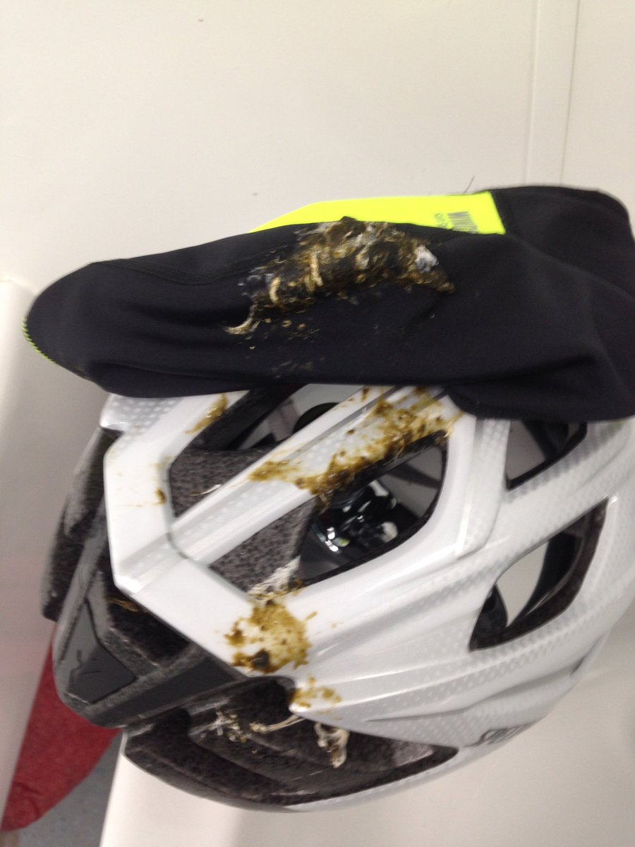 TheRealGeekCop's tweet photo. This is not a great omen for the start of the shift! #shit #reallyshit  #whatwasiteating https://t.co/ey6MDuLD3L
