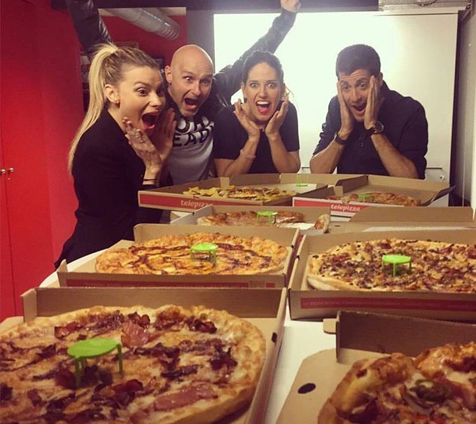 Gracias por la cenita @cazamariposastv!!!!!! 😃👌🏻❤️❤️ https://t.co/cRzT3yxMJc<a class="tags" target="_blank" title="On Twitter" href="/?out=eyJ0eXAiOiJKV1QiLCJhbGciOiJIUzUxMiJ9.eyJpYXQiOjE3MjMwMjgxOTgsImlzcyI6InR3cG9ybnN0YXJzLmNvbSIsIm5iZiI6MTcyMzAyODE5OCwiZXhwIjoxNzU0NTY0MTk4LCJyZWRpcmVjdF91cmwiOiJodHRwczovL3R3aXR0ZXIuY29tL2NhemFtYXJpcG9zYXN0diJ9.qd3Y0CQEvYyD5XJIAo5nRppzWXYIyFFES7XxDgAVpWYv_vsa-OjBpKJwg5H6EC6y13w-EITU7NAfzOf9J1CjdQ">@cazamariposastv</a><a href="/tag/mtvladygagabcn"class="tags"><span>#mtvladygagabcn</span></a>