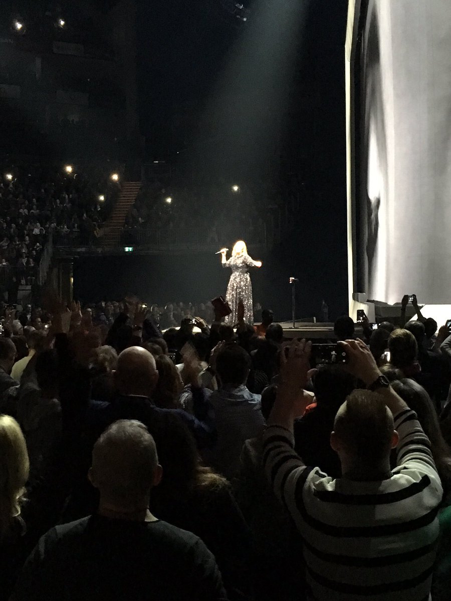 AdamRiley92's tweet image. 👌 #AdeleAtTheO2