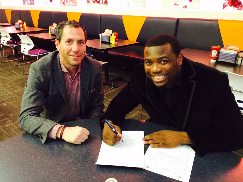 A great moment for Broncos RB <a href="/cjandersonb22/">Cj Anderson</a>, who signed his 4-year contract today. CJ was undrafted FA in '13.
