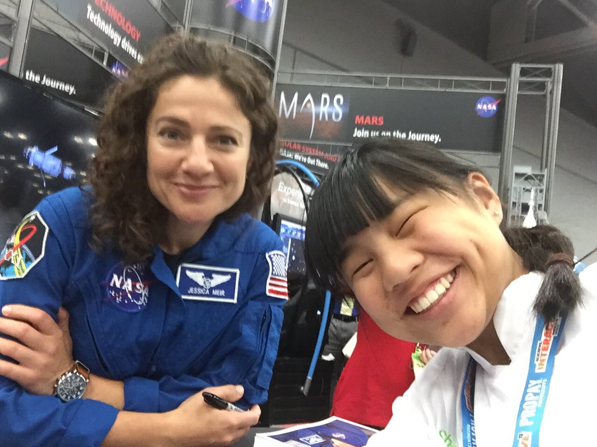 ChefClubBox's tweet photo. It's not everyday I get selfies with two NASA astronauts!! #NASASxSW #CoxSxSW #GetStartedSxSw #RemmiCooks https://t.co/gkPYi2AE1u
