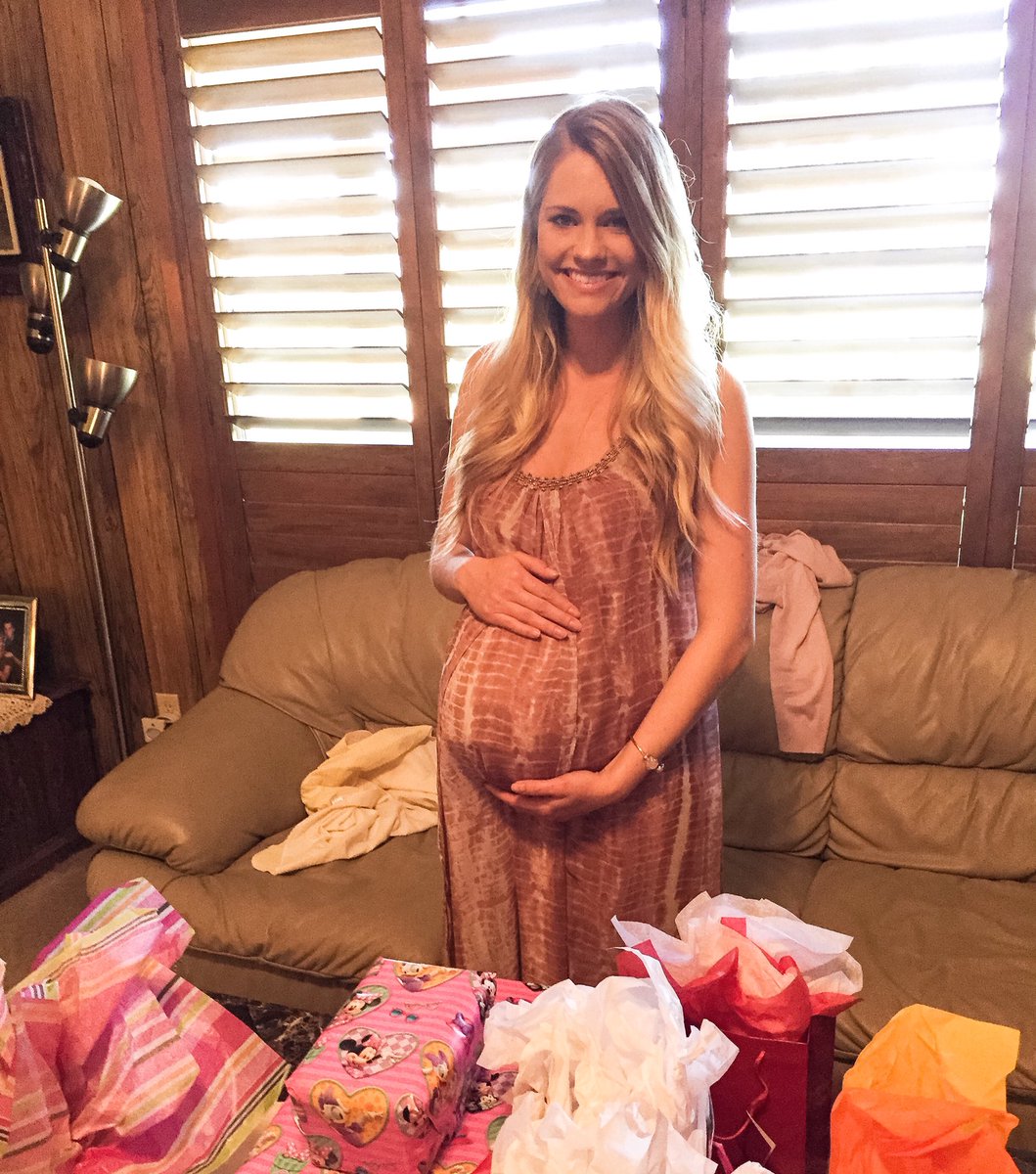 JnGerik's tweet photo. Had a fun hen party thrown for us with love by my family! #blessed #HarperGrace #37weeksandcounting https://t.co/W4HPLyedk0