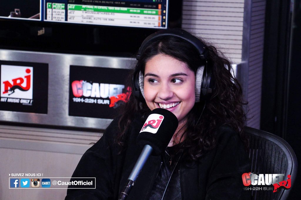 AlessiaCFr's tweet photo. #PHOTOS | Alessia dans les studios de NRJ - 14 mars 2016 https://t.co/lgumYle7U4