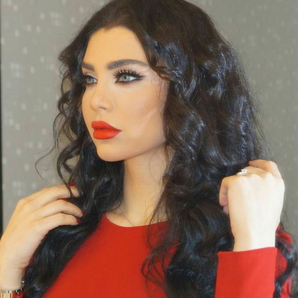 kareenRramirez's tweet photo. حلوة وجمالي اداني شهرة وتقوم عشاني مليون مظاهرة ❤ •
•
•
#singeramar #amameers #singeramarfans #helwa #album #song https://t.co/rhMBreGXhC