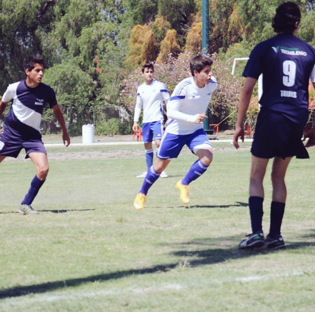 Roberto10Mata's tweet photo. #MeHaceFeliz jugar fútbol, promoviendo el deporte y disfrutando en todo momento #SoyTecmilenio ⚽ https://t.co/GO84PYYEL2