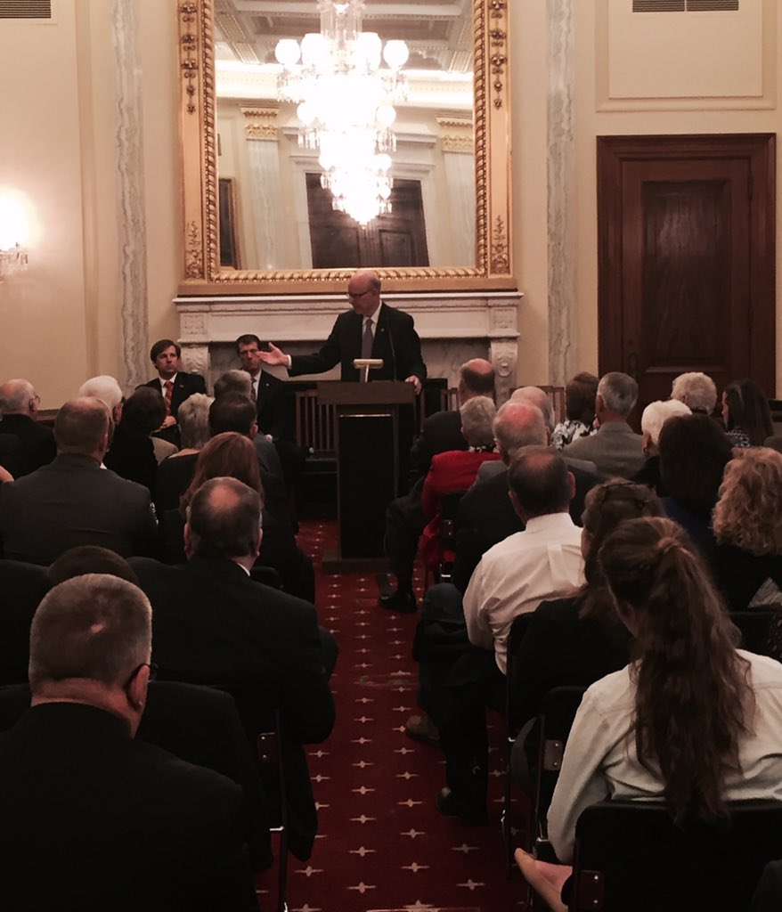 KSFarmBureau's tweet photo. Thank you @SenPatRoberts for addressing our group on issues facing agriculture today!@SenateAgGOP #kfbleads https://t.co/Dcw8snjU4P