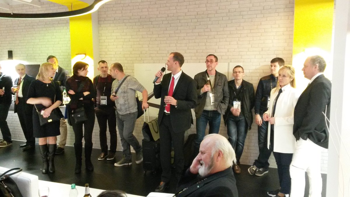 es_system_led's tweet photo. It has finally started! #LightisLifeCelebration #essystem #lb16 https://t.co/RGQMsa3sCG