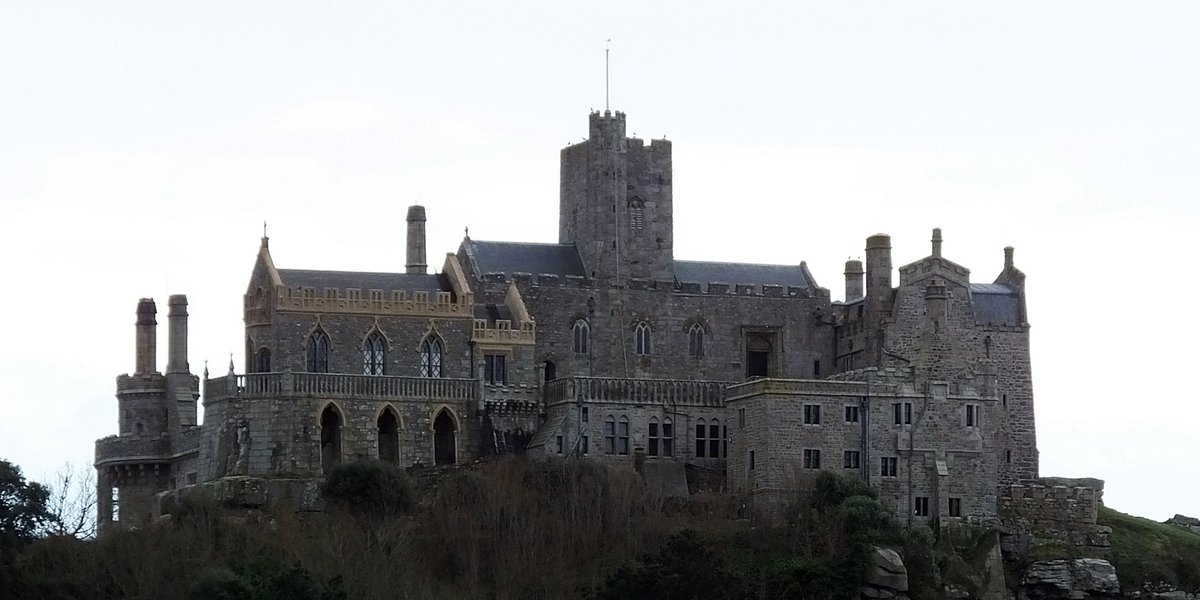 TedPoldark's tweet photo. I do think the castle on @ntmichaelsmount is magnificent my dears much love Ted xx https://t.co/pKFKq7QvbZ