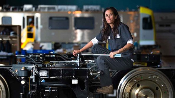 engineerparts's tweet image. Modern Day Rosies: Portraits of #Women in #Manufacturing - @IndustryWeek bit.ly/1pJasNs